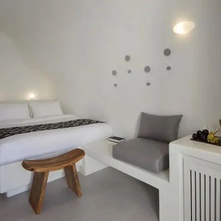 Luxury Santorini Elysian Tria Private Plunge Pool Sea Village View 1 Bedroom Oia Villa Foinikia (Santorini)