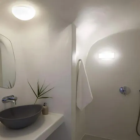 Luxury Santorini Elysian Tria Private Plunge Pool Sea Village View 1 Bedroom Oia Villa Foinikia (Santorini)