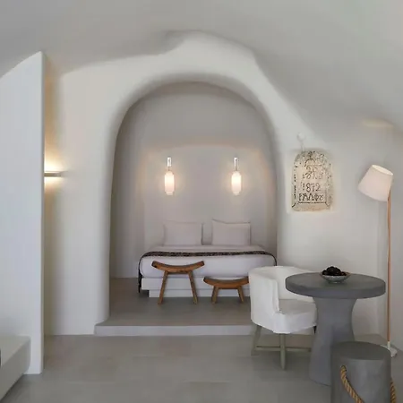 Luxury Santorini Elysian Tria Private Plunge Pool Sea Village View 1 Bedroom Oia