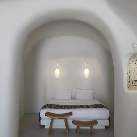 Villa Luxury Santorini Elysian Tria Private Plunge Pool Sea Village View 1 Bedroom Oia Finikiá